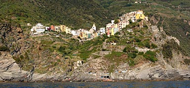 Corniglia, suggestiva località al centro delle Cinque Terre