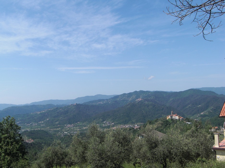 vista panoramica dalla Lunigiana su La Spezia